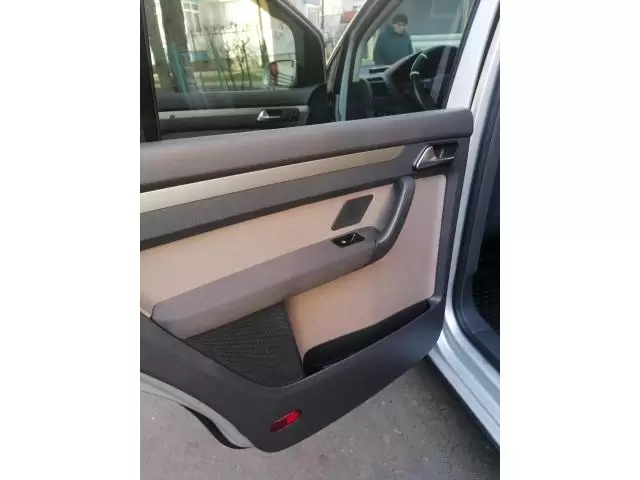Volkswagen Touran cross - Imagine 6/10