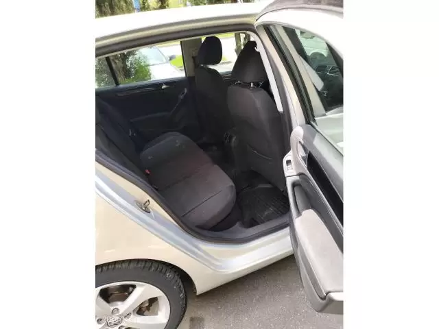Volkswagen Golf TDI - Imagine 7/8