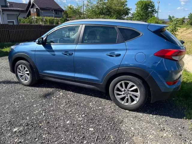 Hyundai Tucson benzină, 117.000 km, an 2016, climatronic, pilot automat, faruri Xenon, - Imagine 4/10