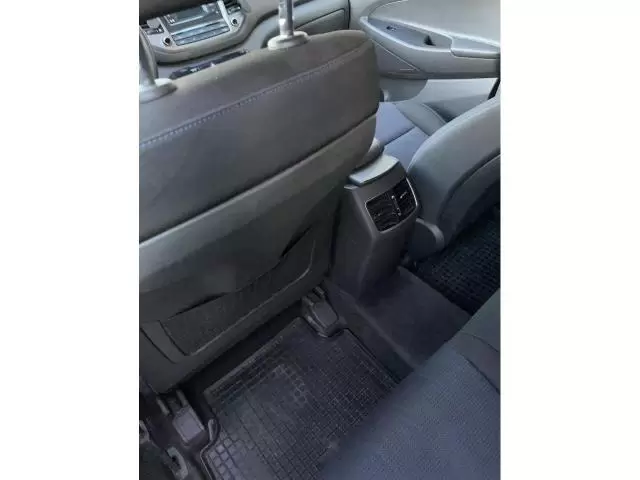 Hyundai Tucson benzină, 117.000 km, an 2016, climatronic, pilot automat, faruri Xenon, - Imagine 6/10