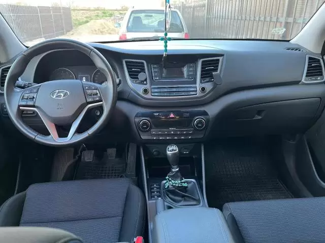 Hyundai Tucson benzină, 117.000 km, an 2016, climatronic, pilot automat, faruri Xenon, - Imagine 7/10