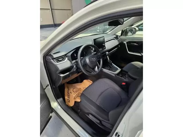 Toyota RAV4 Hybrid (Benzina Electric) | 178cp | Automata | 2x4 - Imagine 5/8
