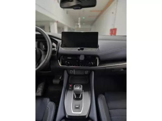QASHQAI | Tekna Plus | 1.3 l 156CP benzină mild-hybrid - Imagine 4/8