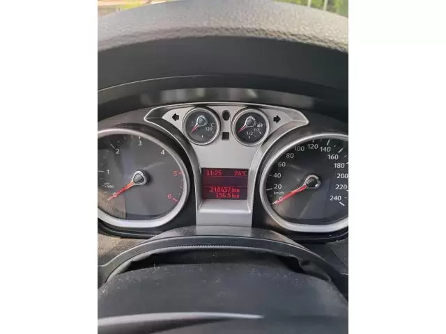 Ford Kuga - Imagine 5/8