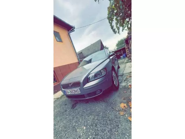 VOLVO V50