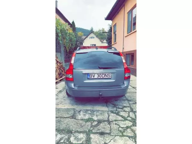 VOLVO V50