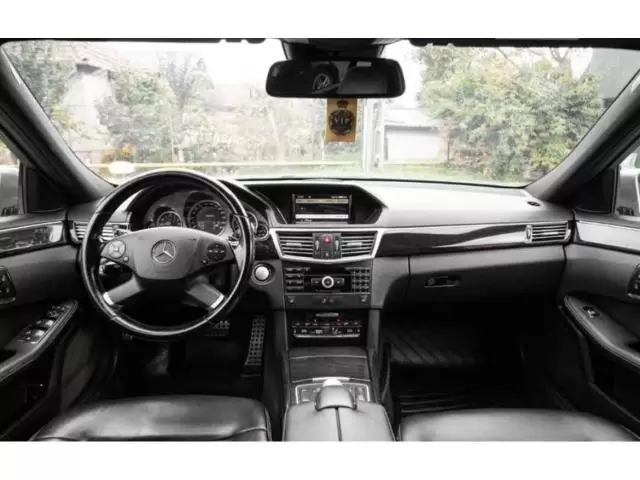 Mercedes E350 4Matic Blue Efficiency - Imagine 4/5
