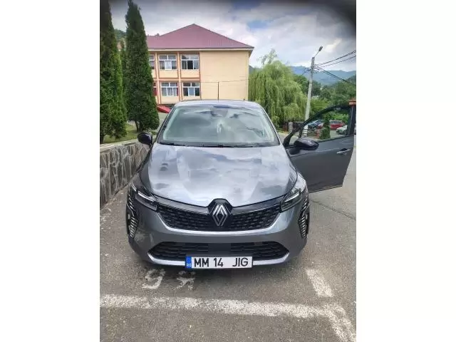 Renault Clio v 2024