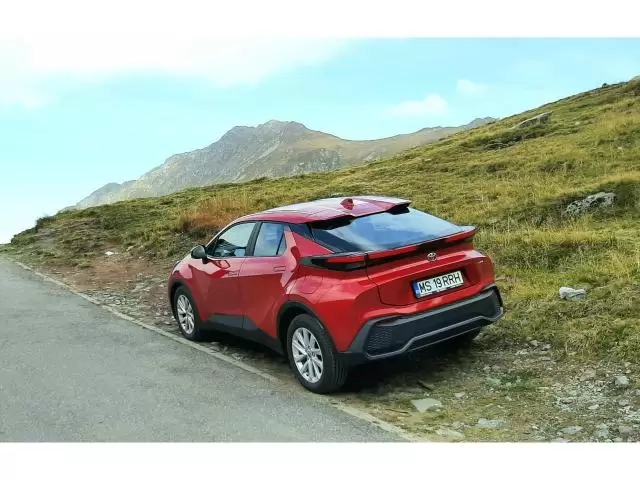 Toyota C-HR hibrid 1,8 - Imagine 5/8